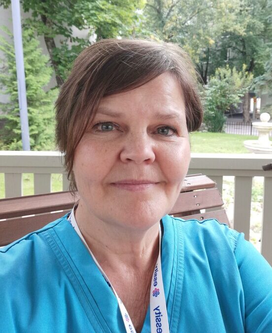 Varhaiskasvatuksesta ikääntyvien hoidon ja kuntoutumisen pariin oppisopimuksella – alanvaihtajan tarina