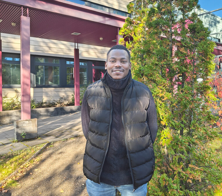 Kokiksi valmistunut Brian Githaiga Migwi: ”Tavoitteeni on oma ravintola”