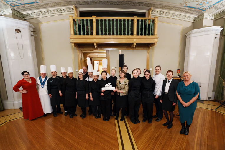 Opetuskeittiöstä juhlaillallisille