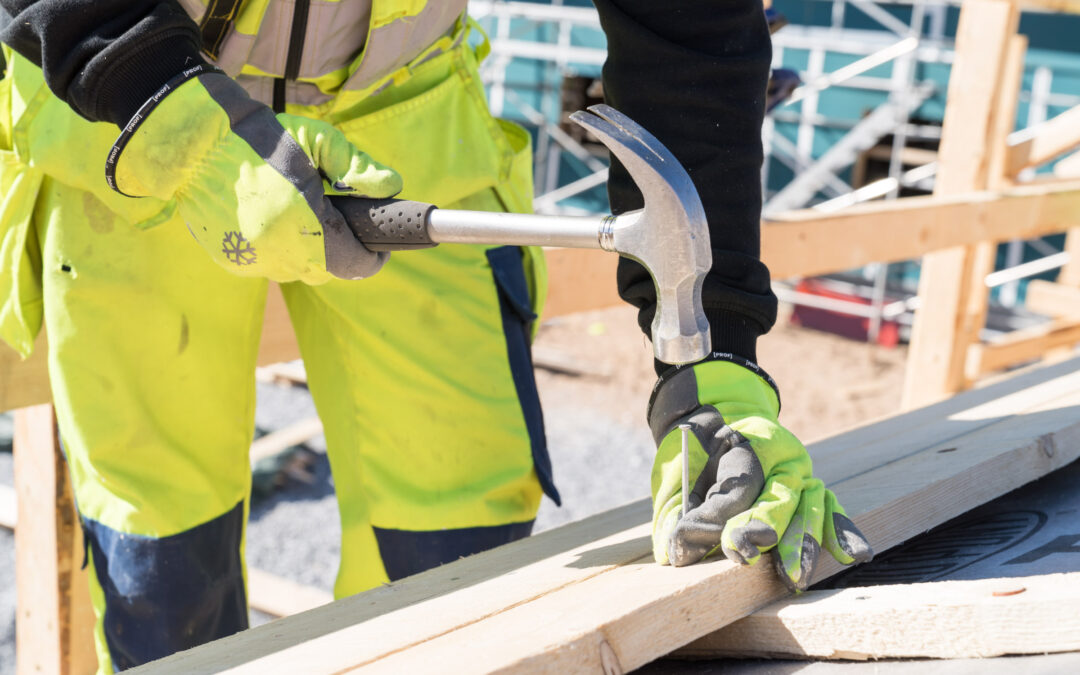 Rakennusalan monikulttuurinen ryhmä rakentaa yhteistä tulevaisuutta