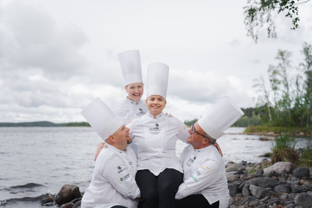 Erika Ukkonen ja valmennustiimi